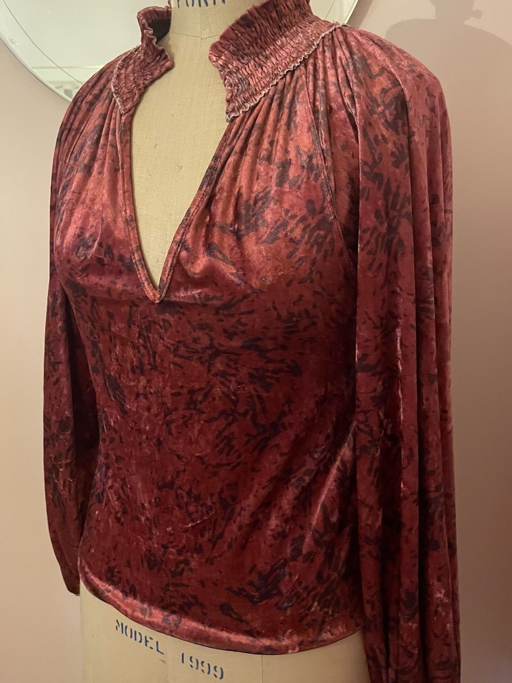 Free People Go Get Em Crushed Velvet Top w Balloon Sleeves